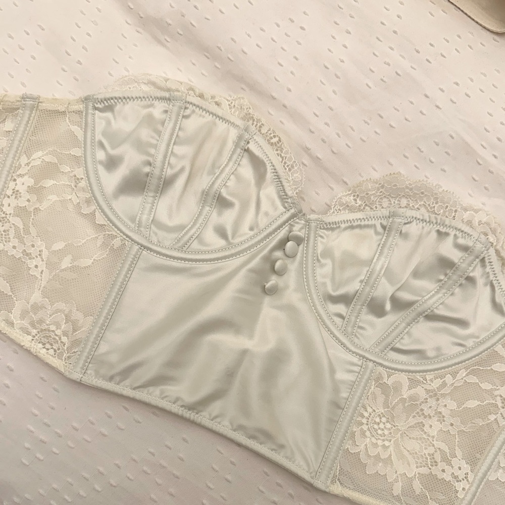 CORSETS AND UNDERWEAR SET (never worn with tags)